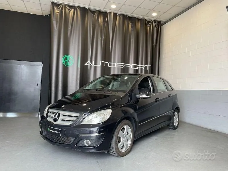 Mercedes-Benz Class B 2010 photo 3