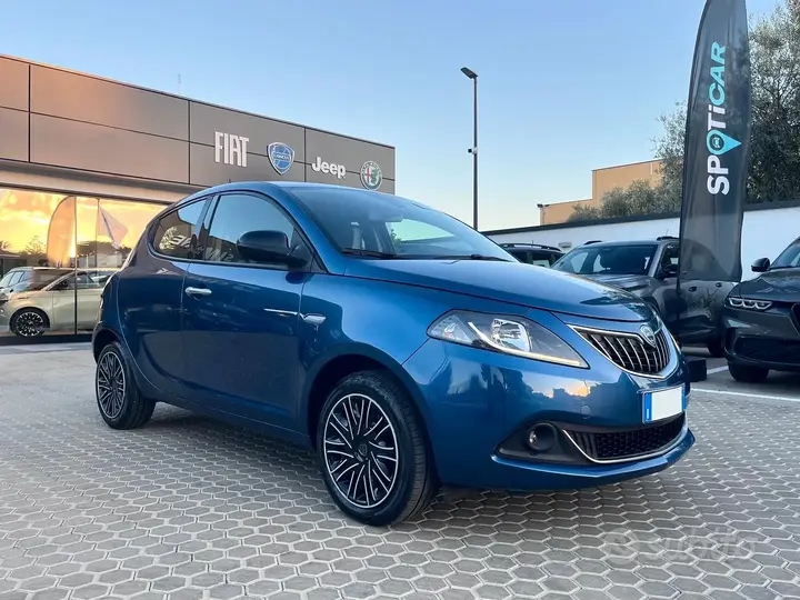 Lancia Ypsilon 2023 photo 2