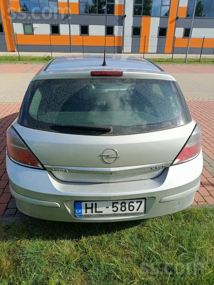 Opel Astra 2010 photo 5