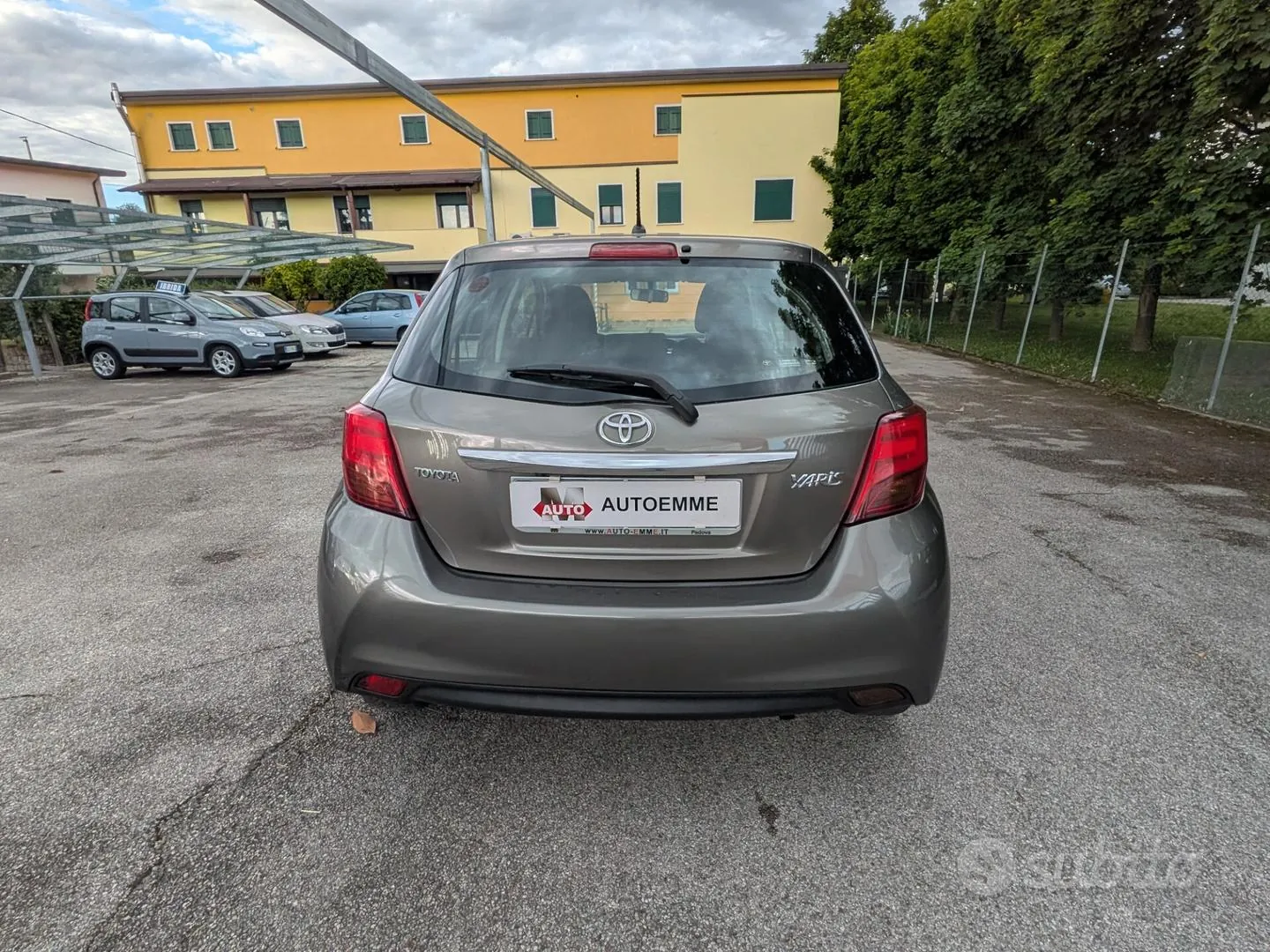 Toyota Yaris 2016 photo 3