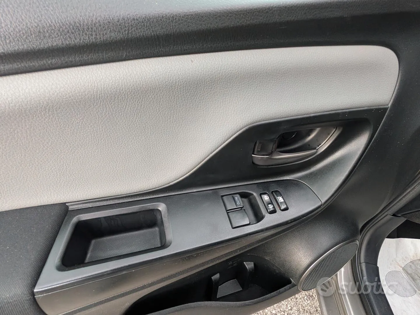Toyota Yaris 2016 photo 5