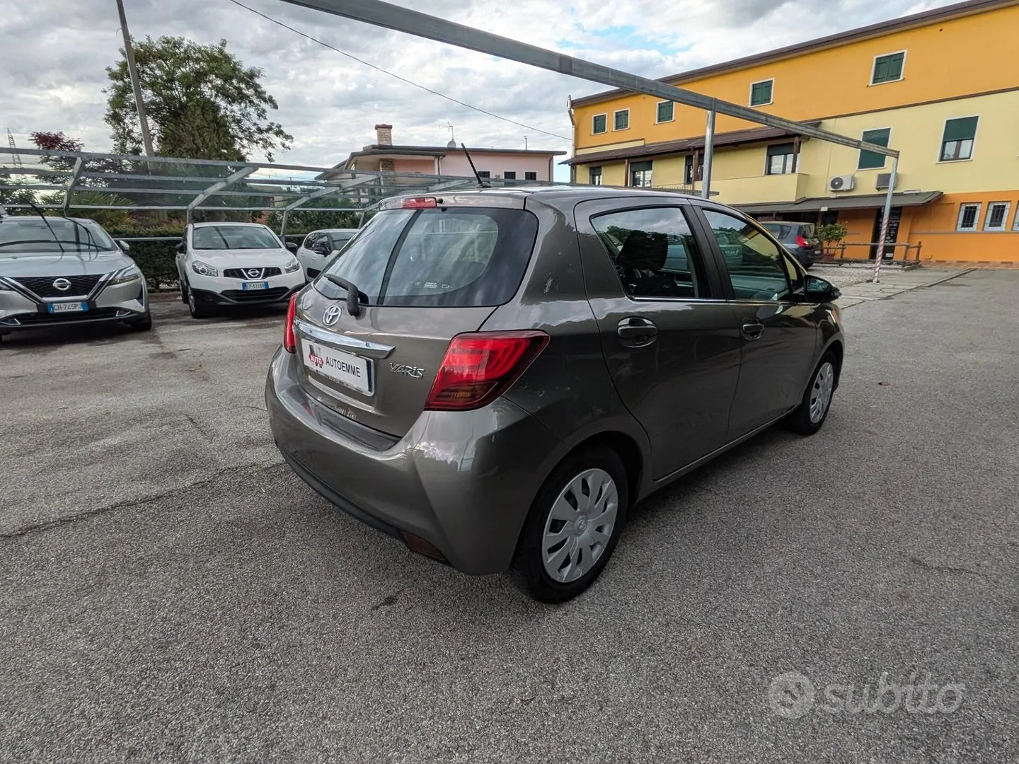 Toyota Yaris 2016 photo 2