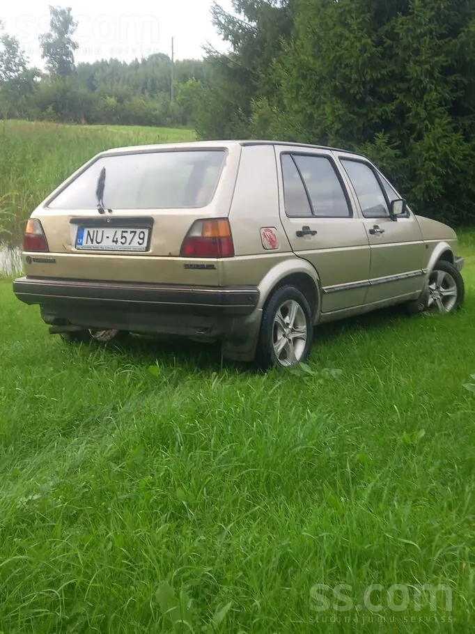 Volkswagen Golf 2