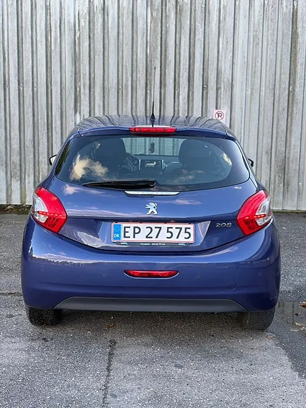 Peugeot 208 2012 photo 4
