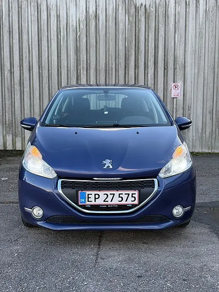 Peugeot 208 2012 photo 3