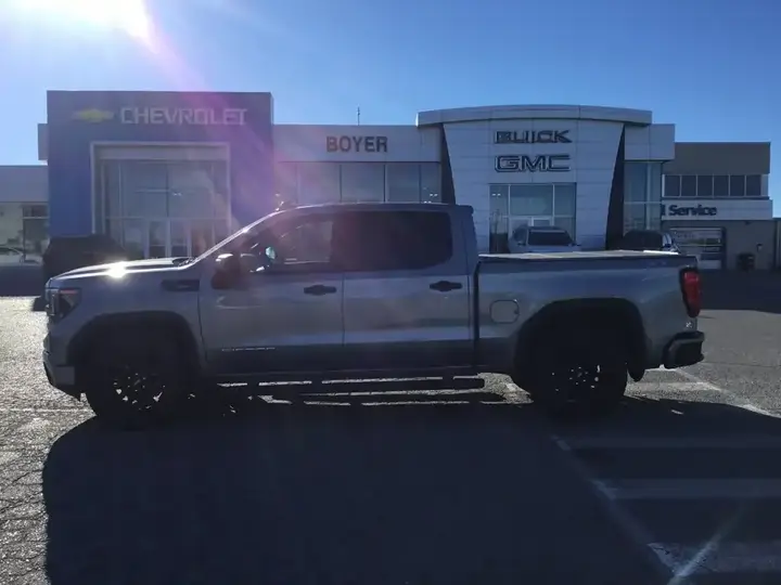 GMC Sierra 1500 2023 photo 2