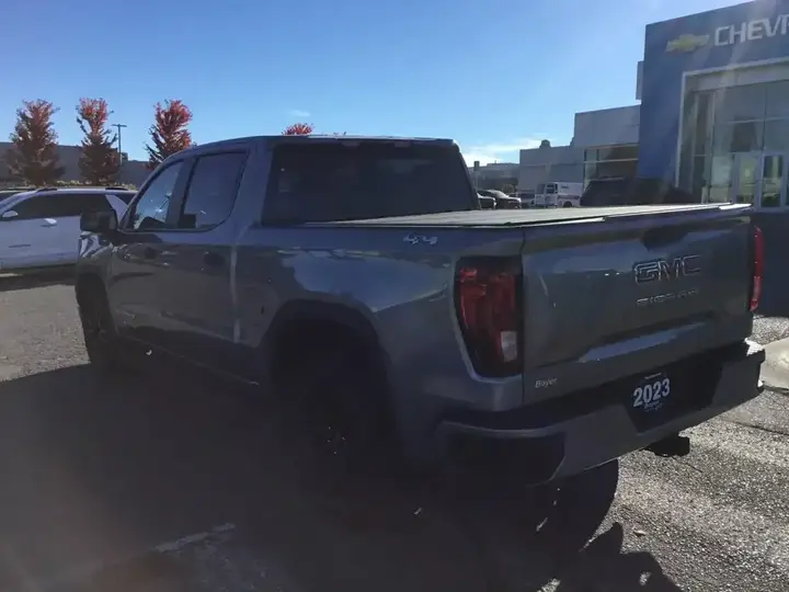 GMC Sierra 1500 2023 photo 3