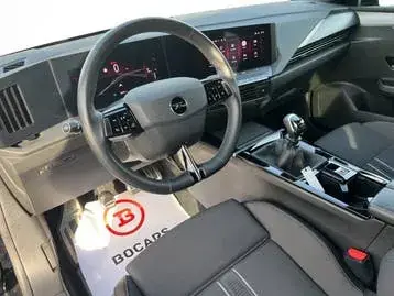 Opel Astra 2023 photo 2