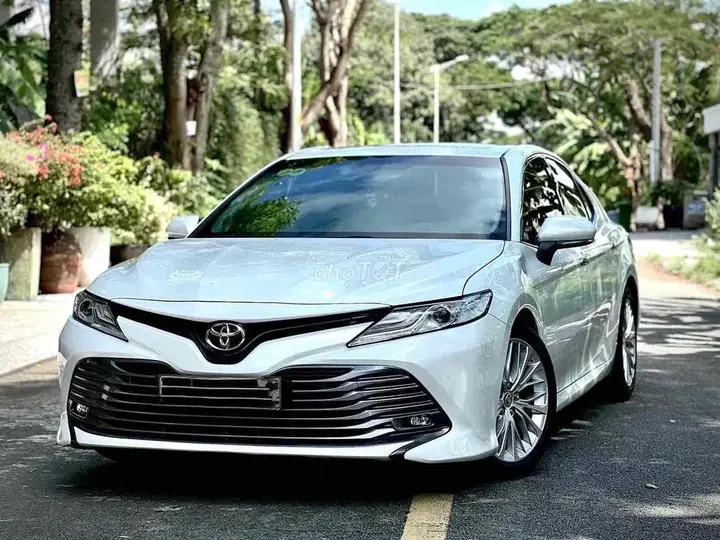 Toyota Camry 2020 photo 2