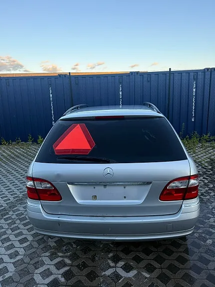 Mercedes-Benz 200 E 2004 photo 3