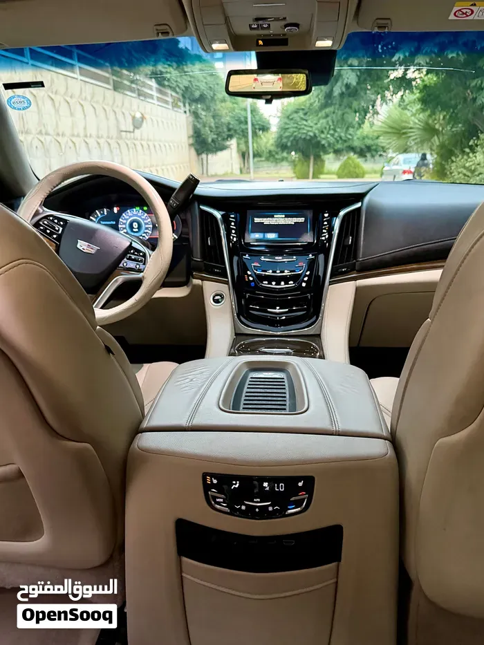 Cadillac Escalade 2018 photo 3