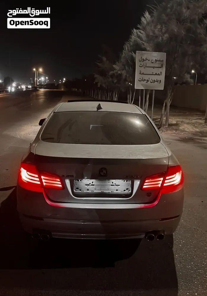 BMW 5 Series 2011 photo 2