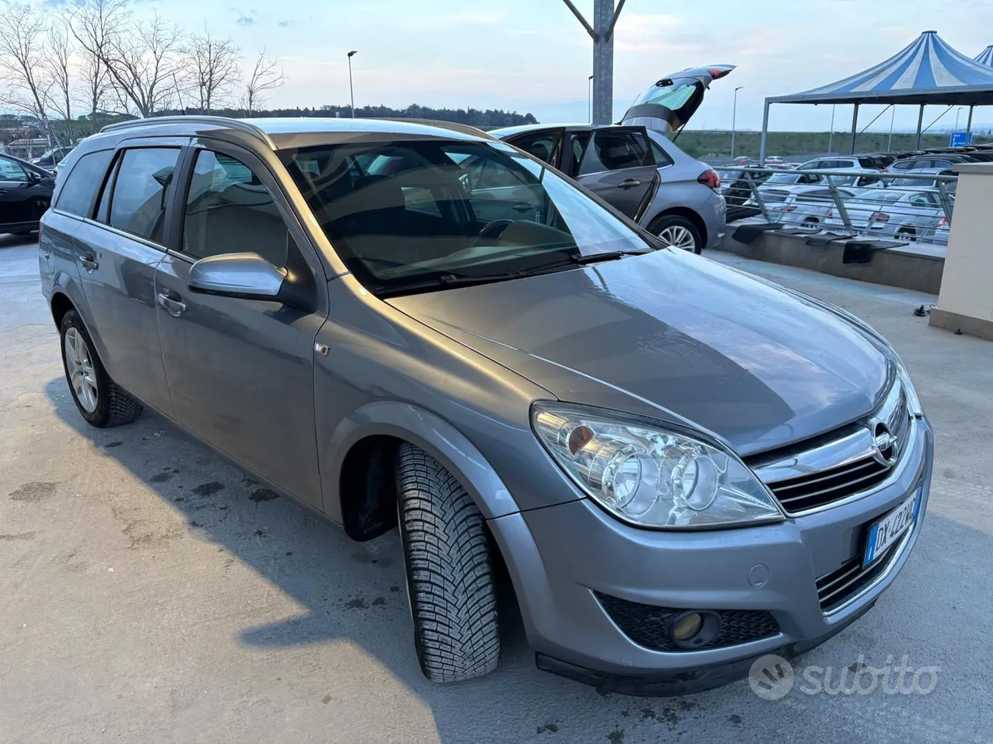 Opel Astra 2009 photo 2