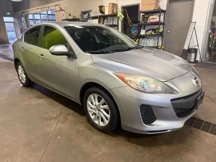 Mazda Gs 2013 photo 3