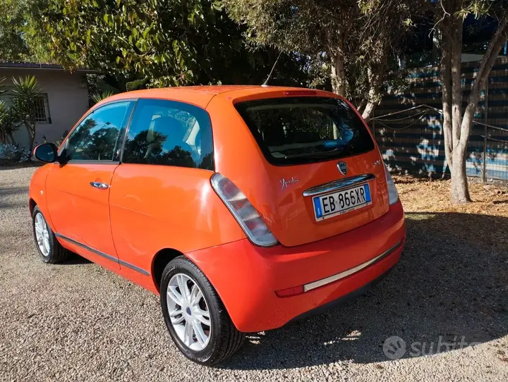 Lancia Ypsilon 2010 photo 2