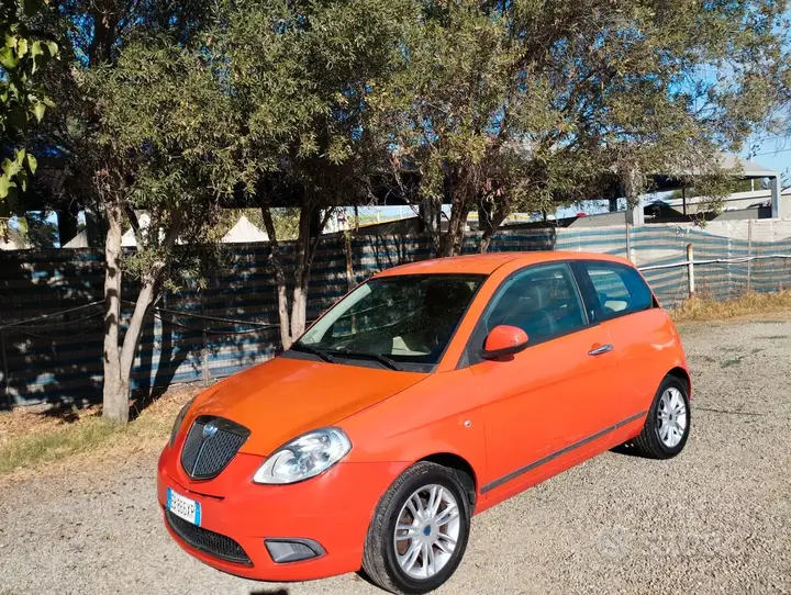 Lancia Ypsilon