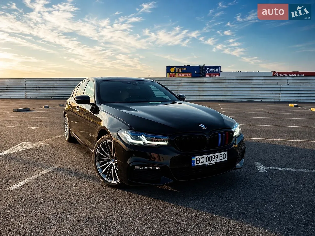 BMW 5 Series 2018 photo 2