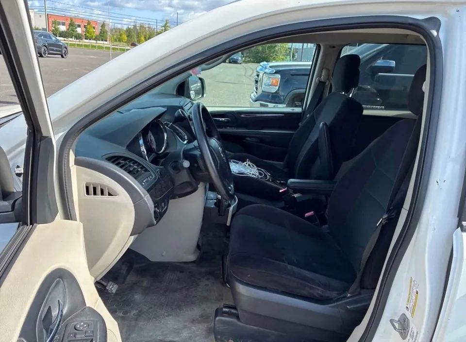 Dodge Grand Caravan 2011 photo 4