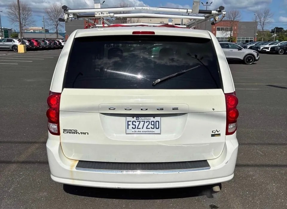 Dodge Grand Caravan 2011 photo 3
