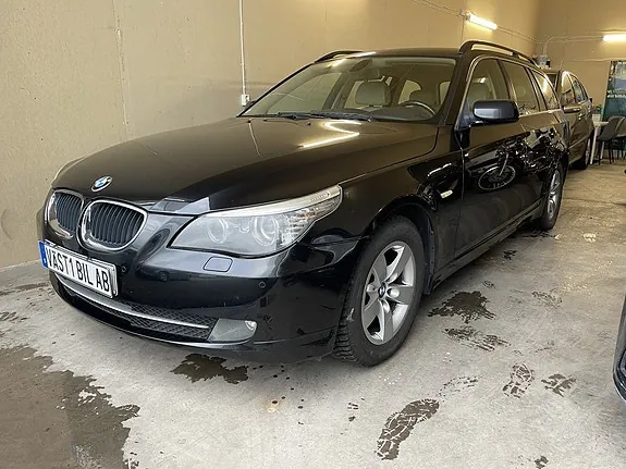 BMW 520I