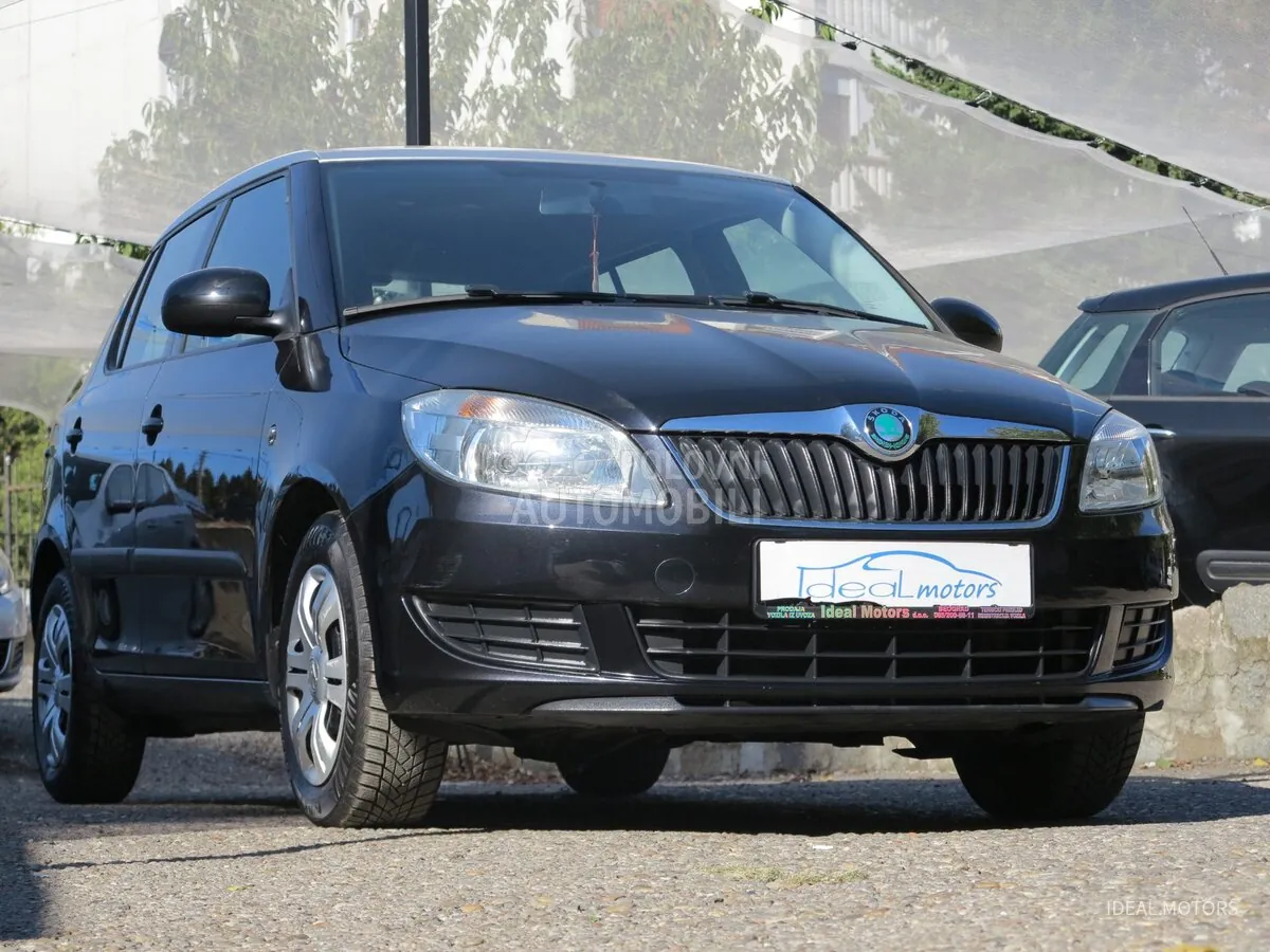 Skoda Fabia 2012 photo 2