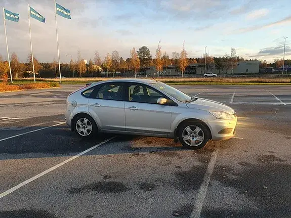 Ford Focus 2010 photo 2