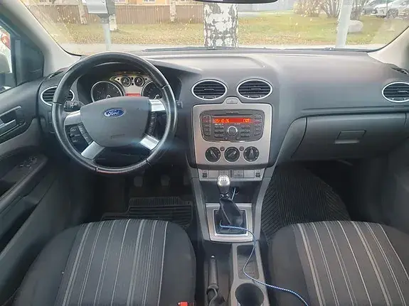 Ford Focus 2010 photo 5