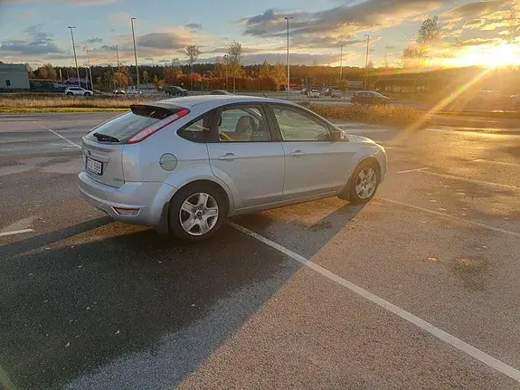 Ford Focus 2010 photo 3