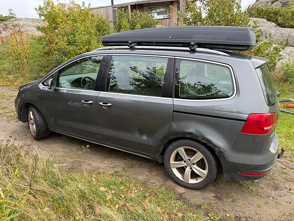 Volkswagen Sharan 2012 photo 2