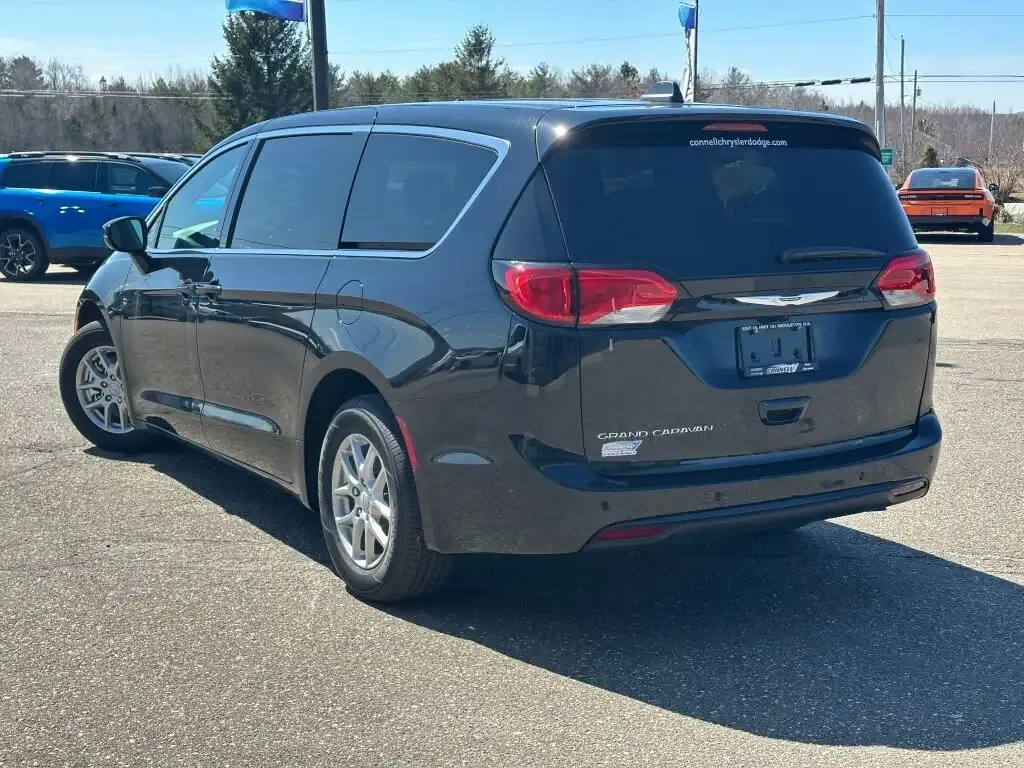 Chrysler Grand Caravan 2026 photo 5