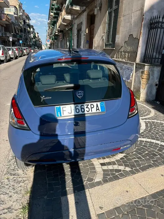Lancia Ypsilon