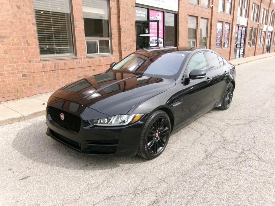 Jaguar Xe