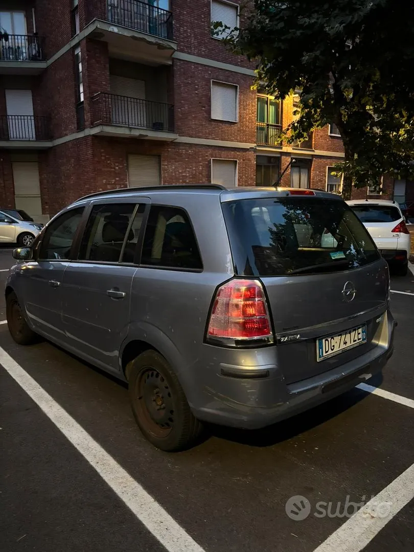 Opel Zafira 2007 photo 2