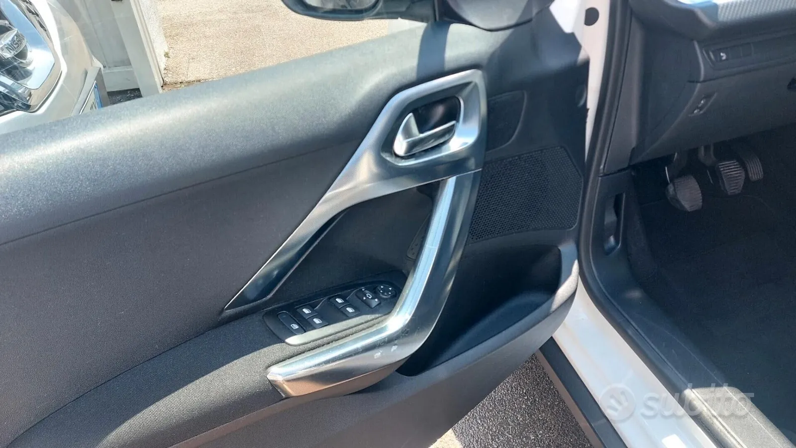 Peugeot 2008 2015 photo 5