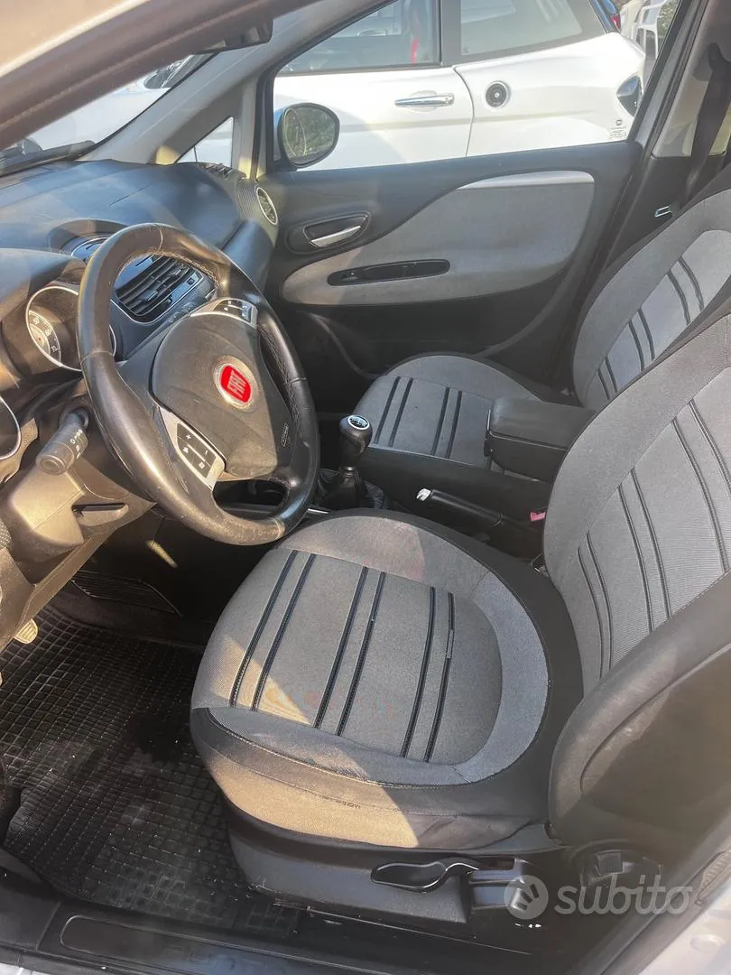 Fiat Punto Evo 2011 photo 4