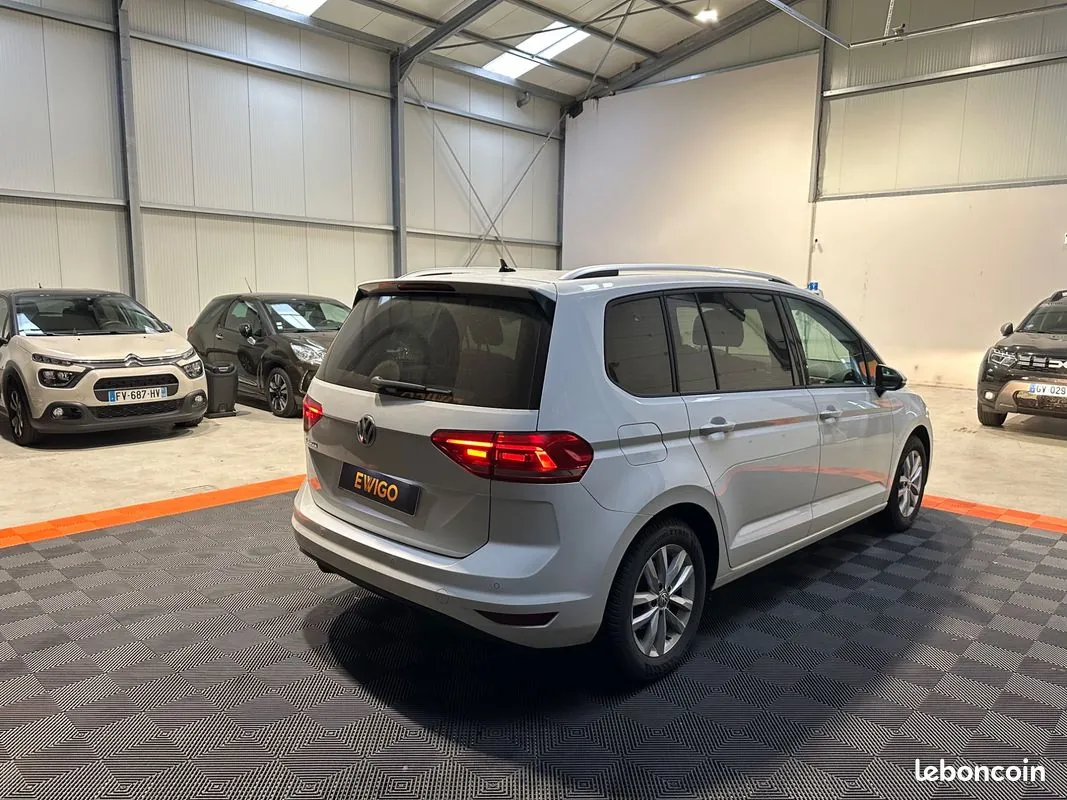 Volkswagen Touran 2019 photo 2