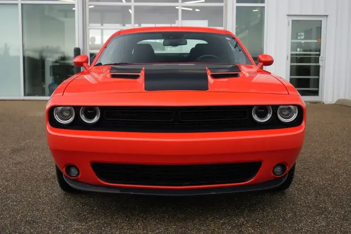 Dodge Challenger 2023 photo 2