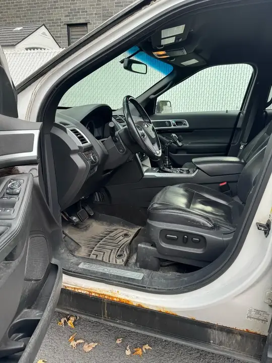 Ford Explorer 2012 photo 4