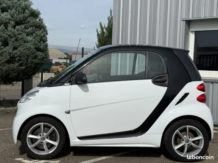 Smart Fortwo 2011 photo 2