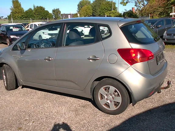 Kia Venga 2012 photo 4
