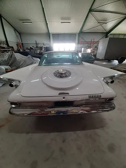 Chrysler New Yorker 1961 photo 2