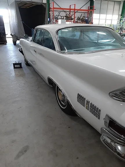 Chrysler New Yorker 1961 photo 5