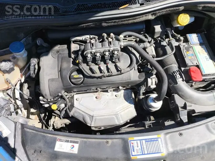 Peugeot 208 2014 photo 5