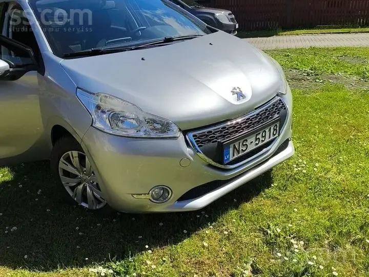 Peugeot 208 2014 photo 4