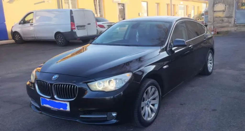 BMW 5 Series 2012 photo 2