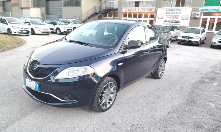 Lancia Ypsilon