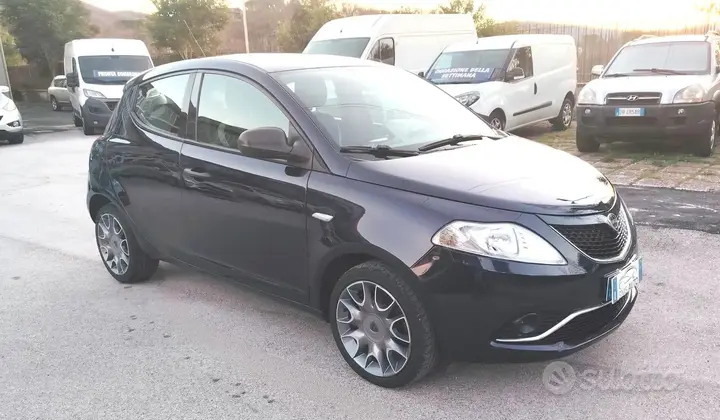 Lancia Ypsilon 2018 photo 2