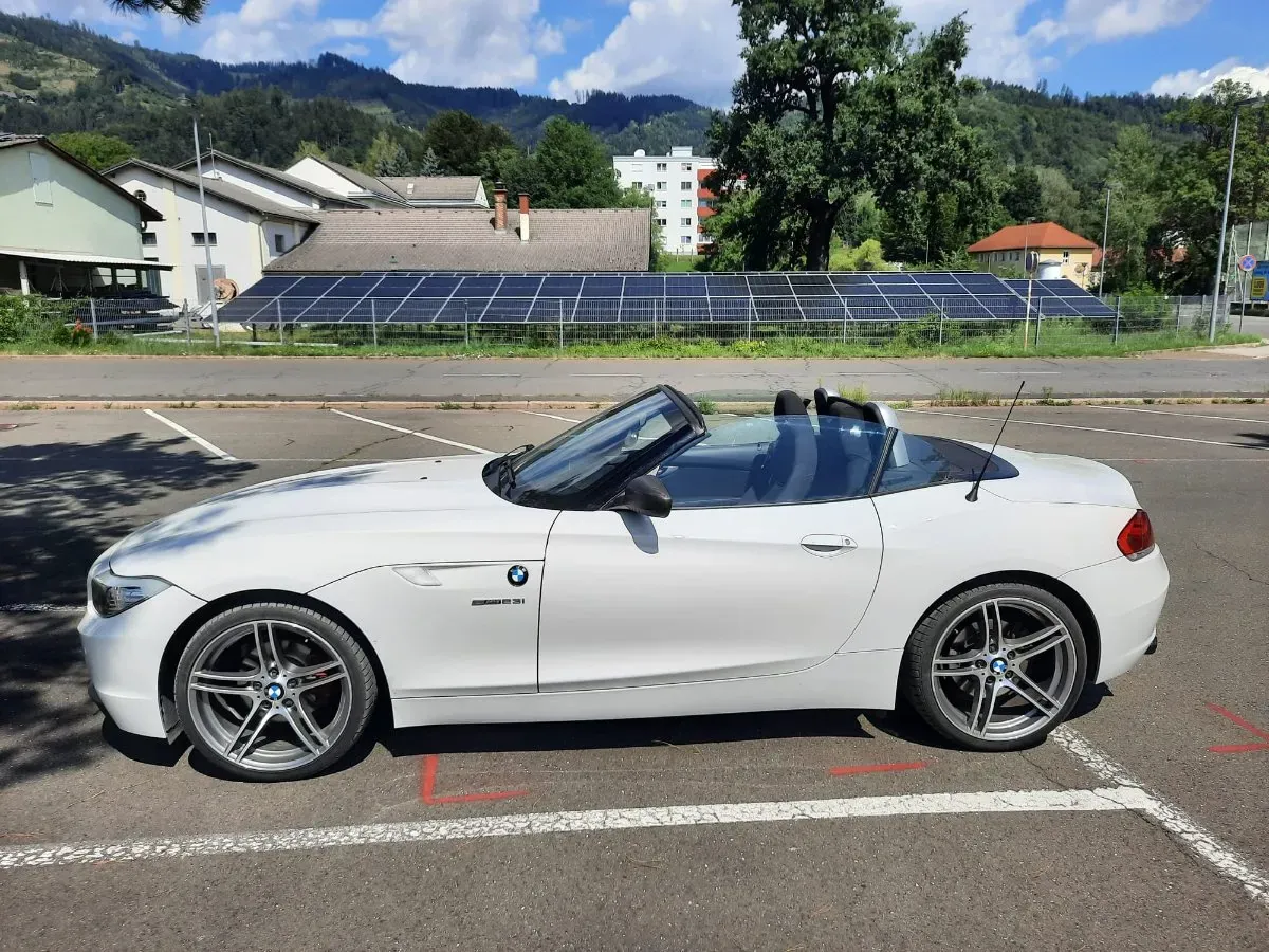 BMW Z4 2011 photo 2