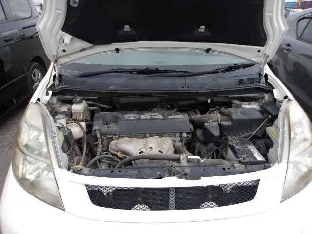 Toyota Isis 2005 photo 5