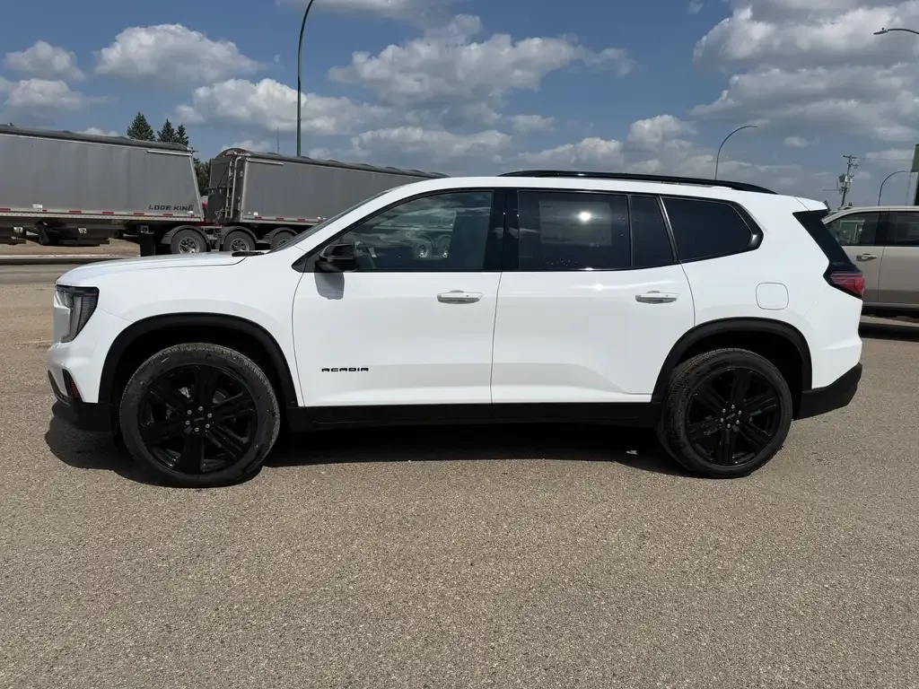 GMC Acadia 2027 photo 4